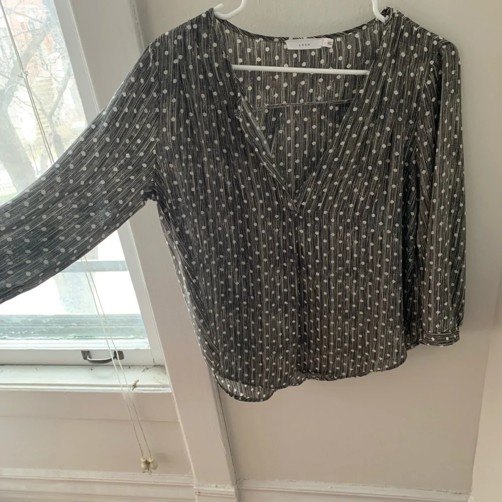 Women’s blouse size medium from Nordstrom’s - Picture 7 of 7